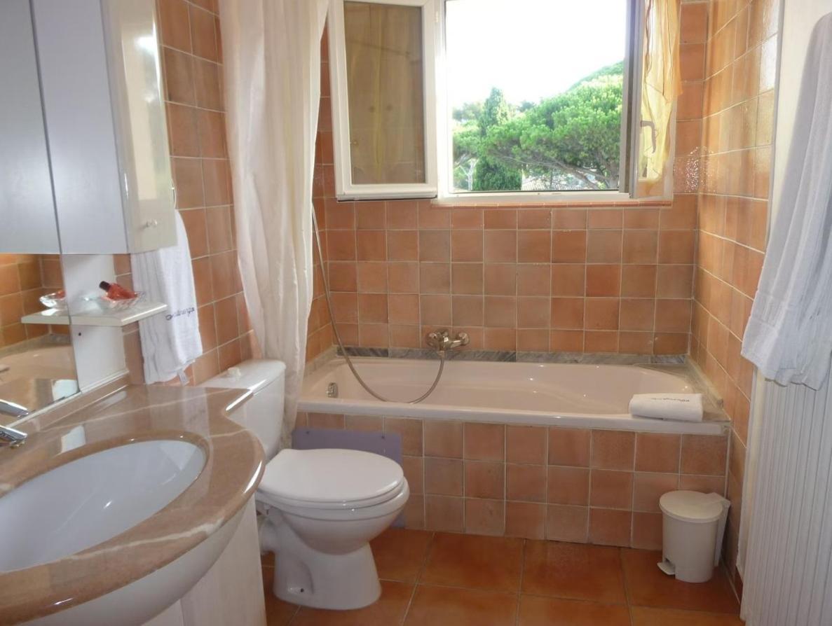 Hotel Martinengo Sainte-Maxime Bagian luar foto