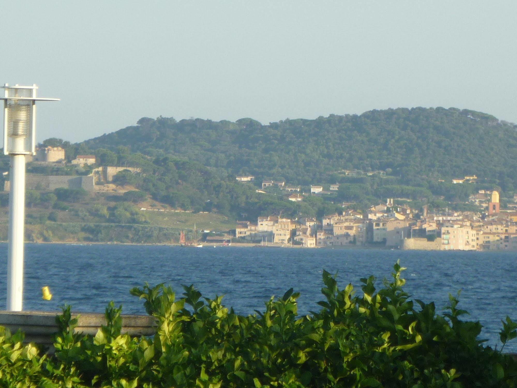 Hotel Martinengo Sainte-Maxime Bagian luar foto