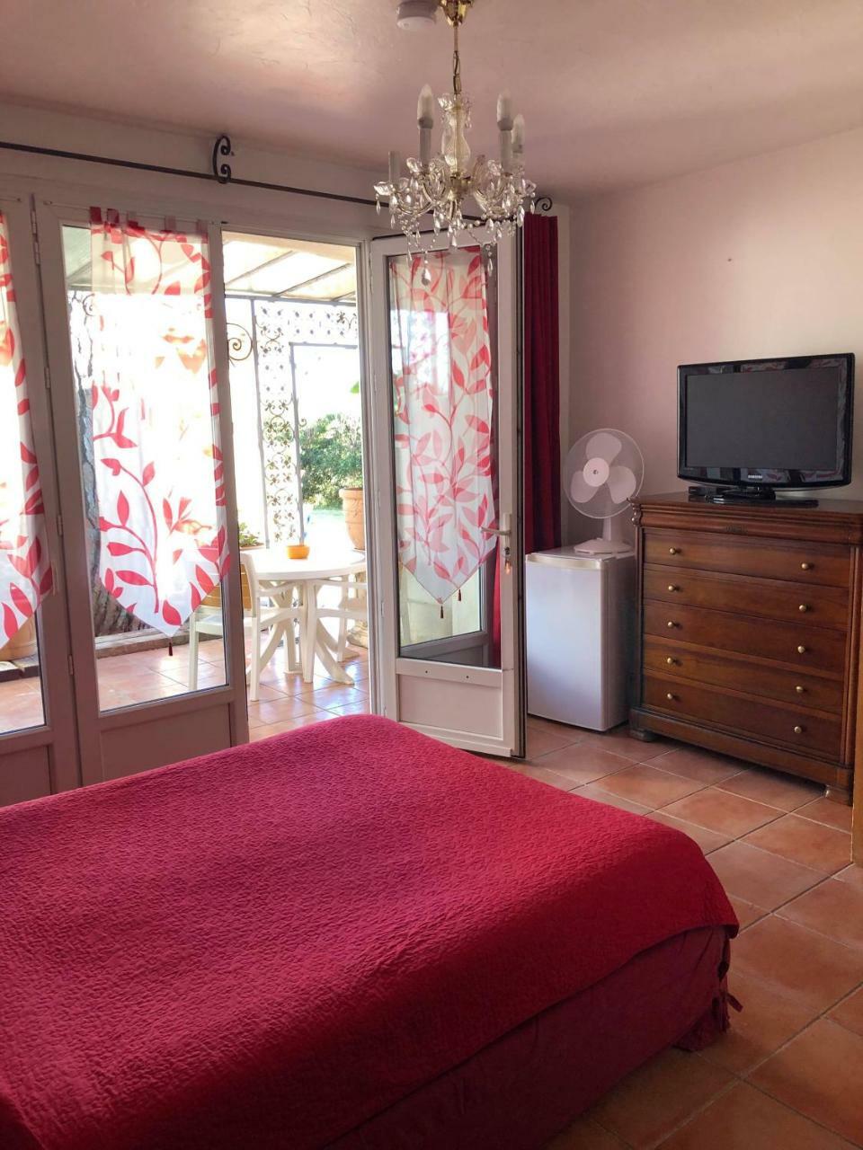 Hotel Martinengo Sainte-Maxime Bagian luar foto