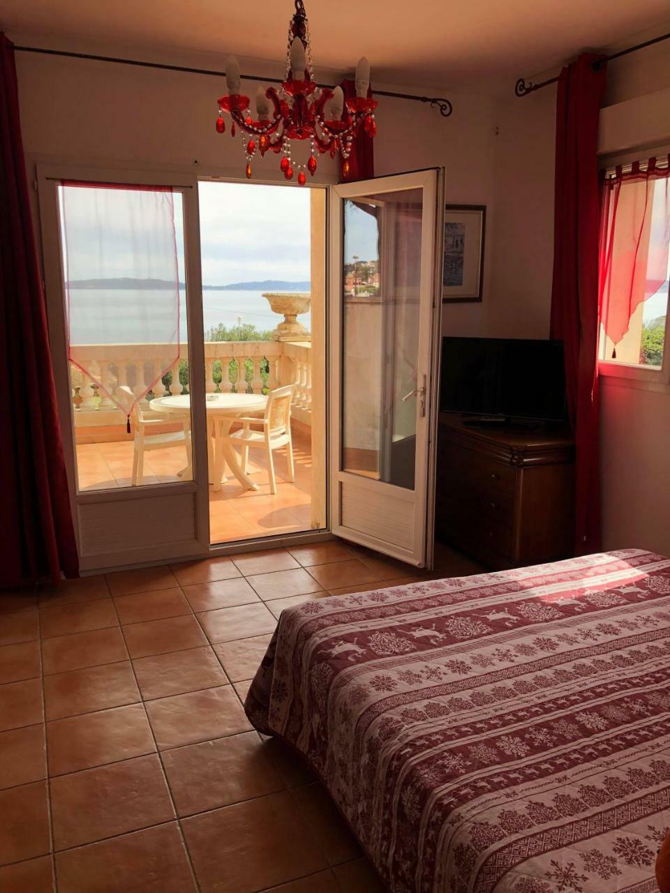 Hotel Martinengo Sainte-Maxime Bagian luar foto