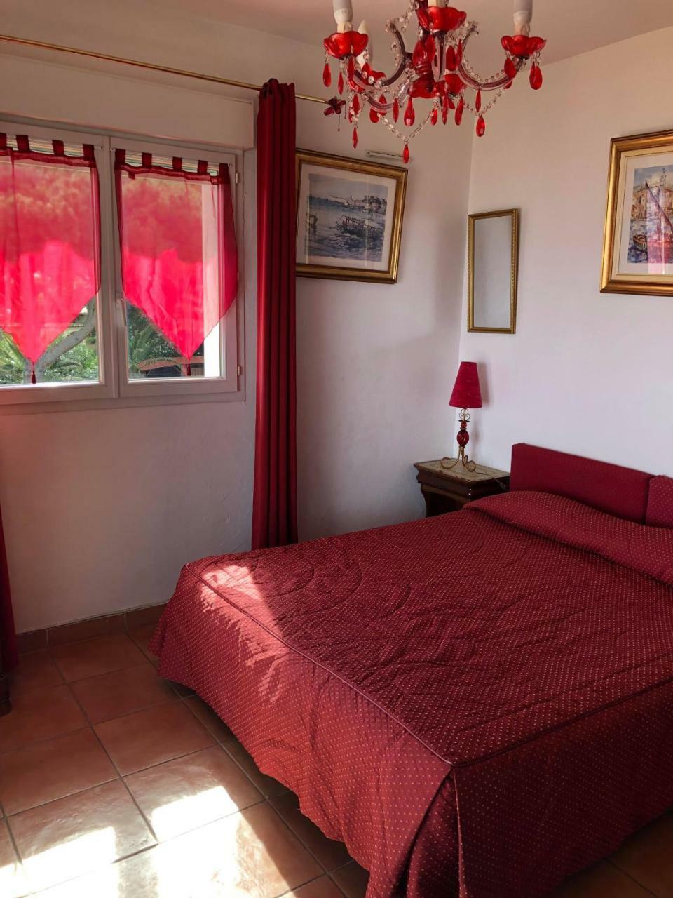 Hotel Martinengo Sainte-Maxime Bagian luar foto