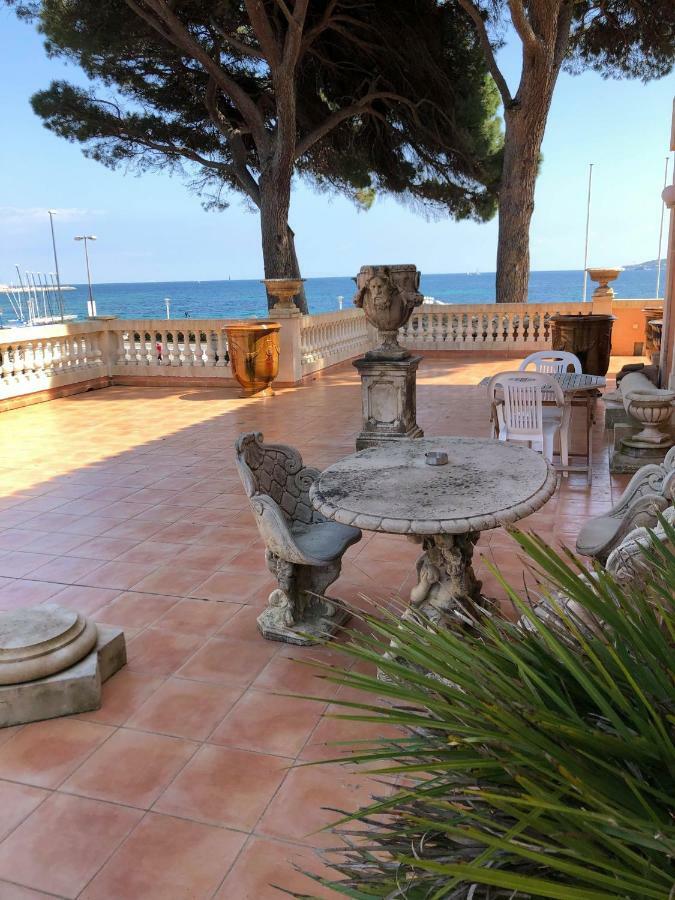 Hotel Martinengo Sainte-Maxime Bagian luar foto