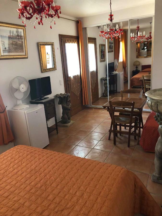 Hotel Martinengo Sainte-Maxime Bagian luar foto